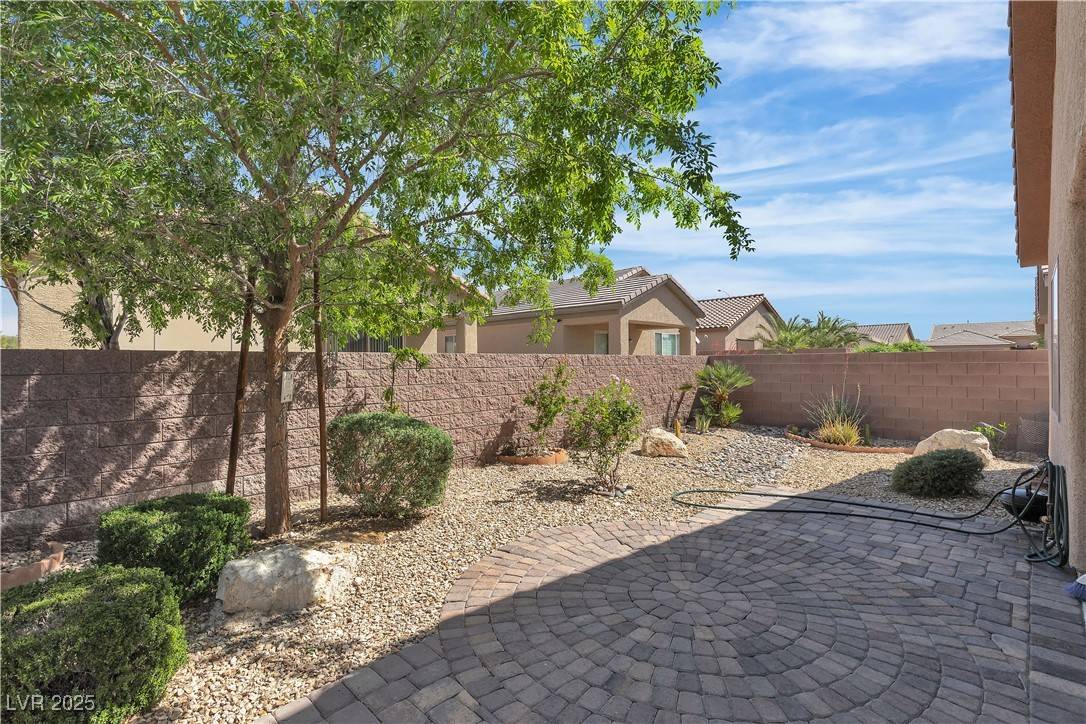 Las Vegas, NV 89122,6160 Majestic Wind AVE
