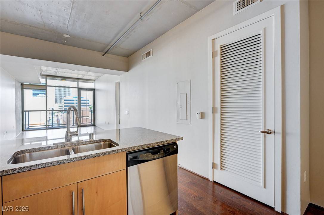 Las Vegas, NV 89101,353 E Bonneville AVE #503