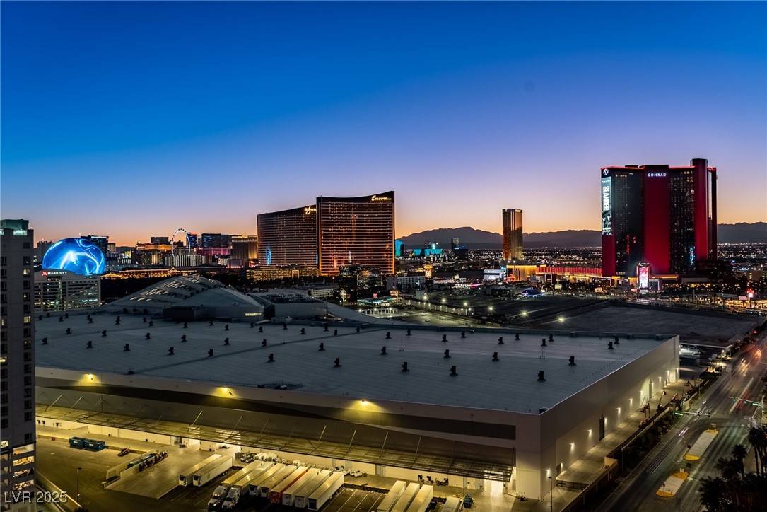 Las Vegas, NV 89109,2857 Paradise RD #2203