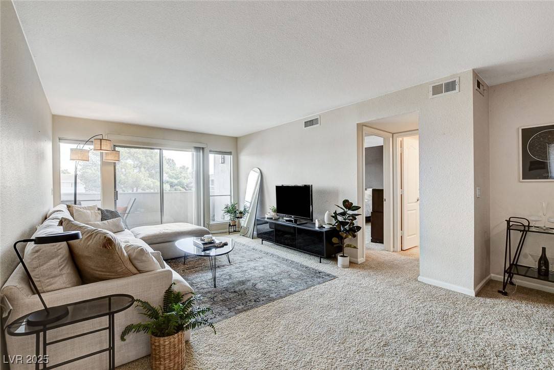 Las Vegas, NV 89109,2879 Geary PL #2804