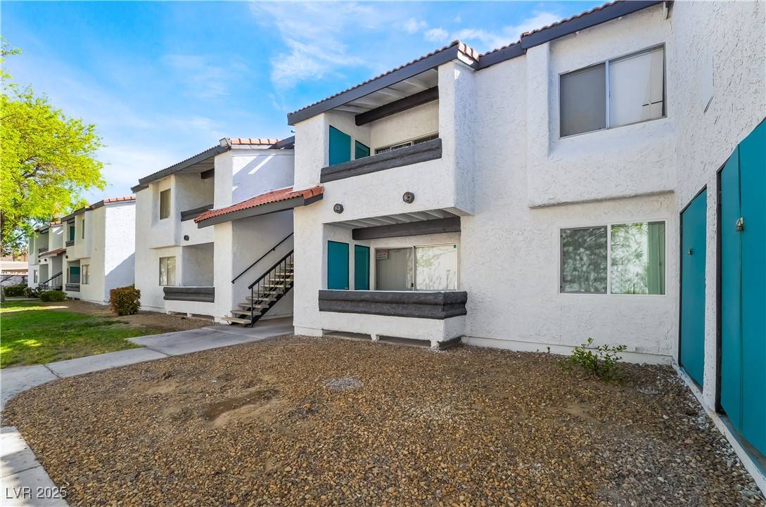Las Vegas, NV 89119,1455 E Katie AVE #C11