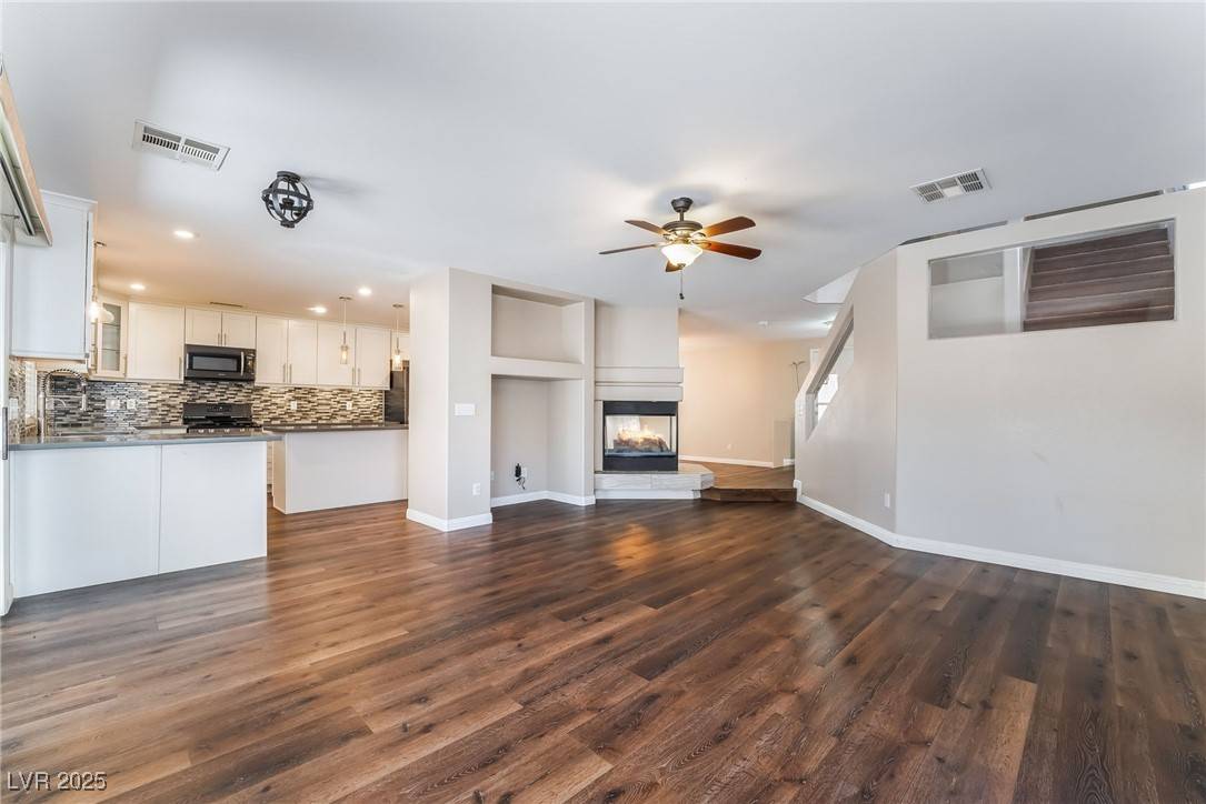 Las Vegas, NV 89183,10166 Monks Hood CT