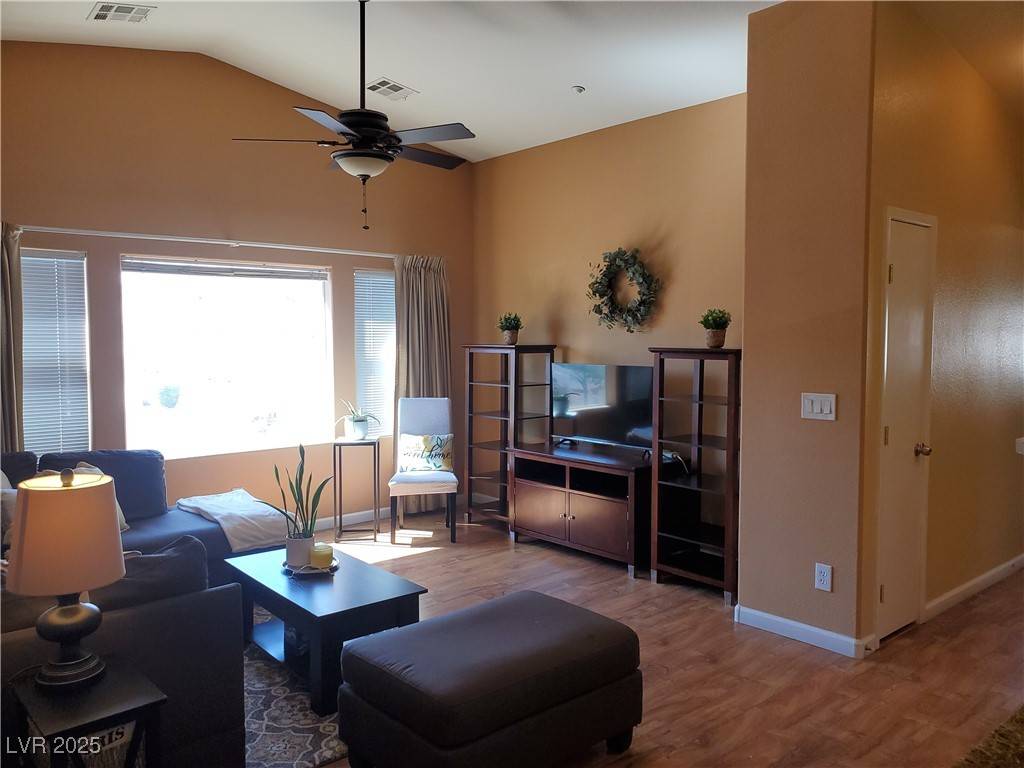 Las Vegas, NV 89122,4624 Snake Eyes ST #101