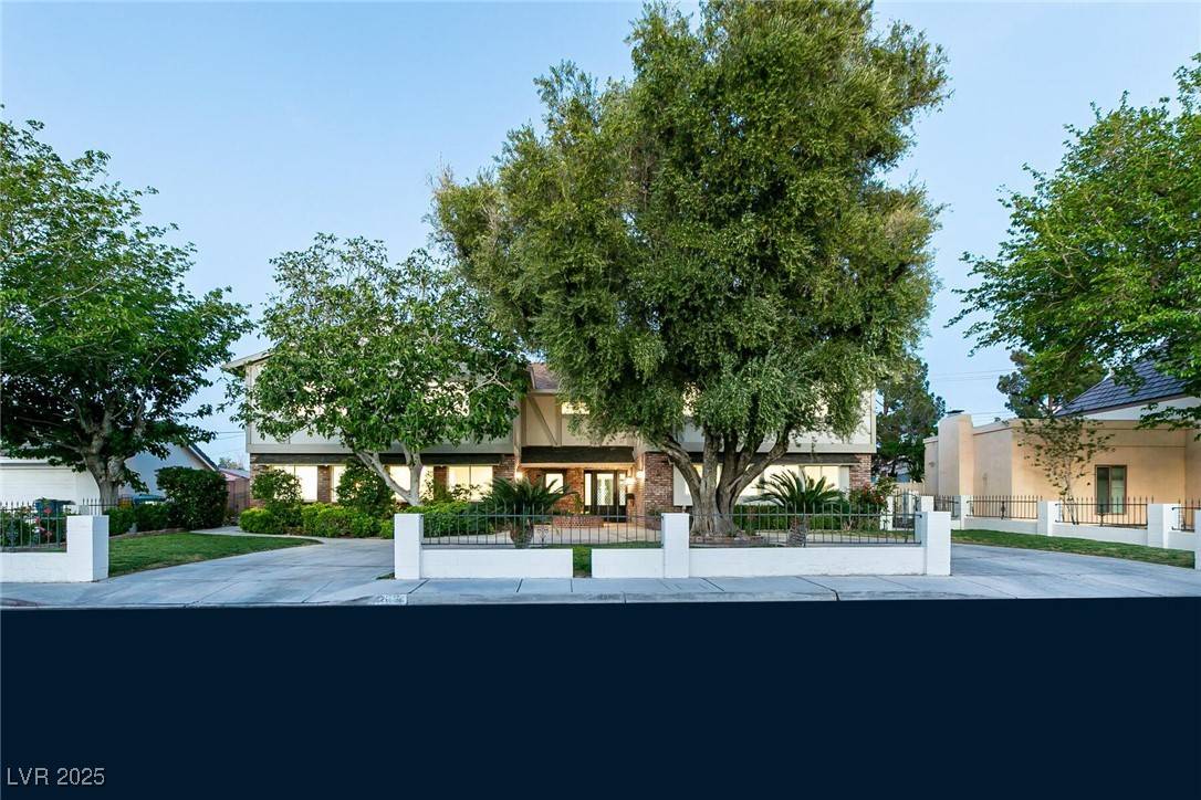 Las Vegas, NV 89102,2105 Westlund DR