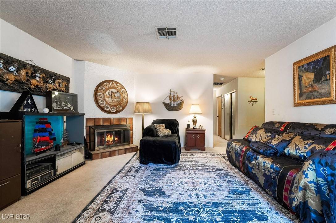 Henderson, NV 89011,528 Close AVE