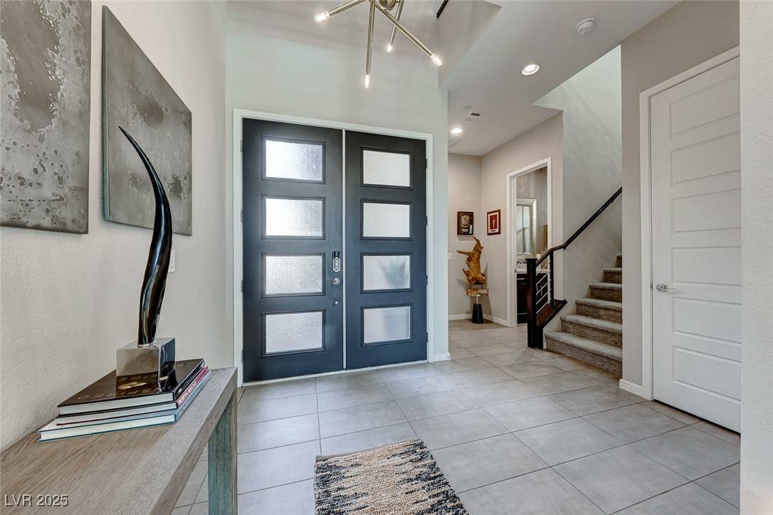 Henderson, NV 89011,7 Hilltop Crest ST