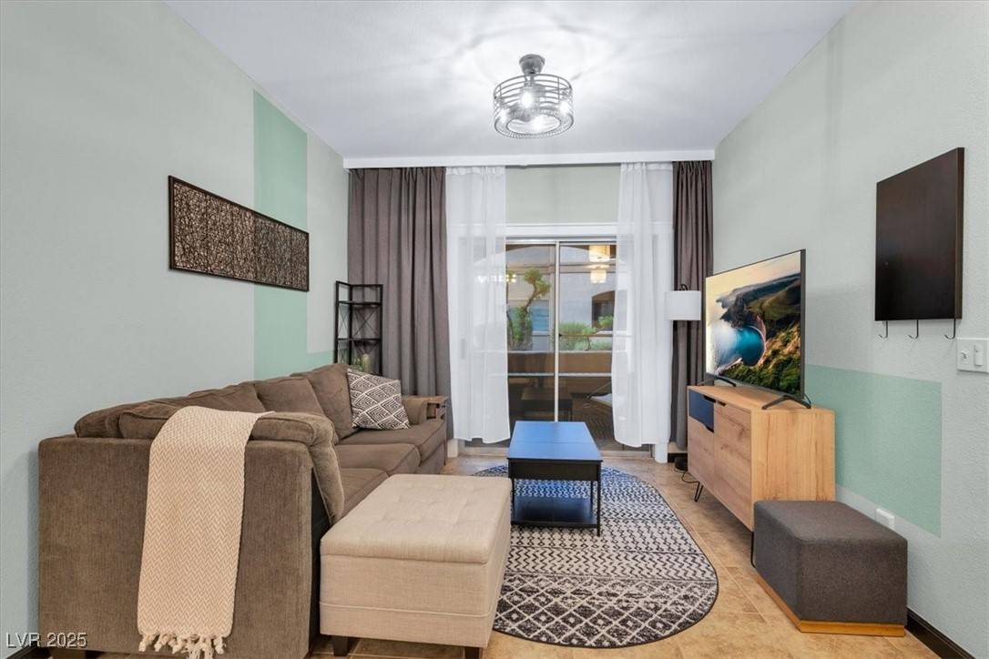 Las Vegas, NV 89122,5751 E Hacienda AVE #119