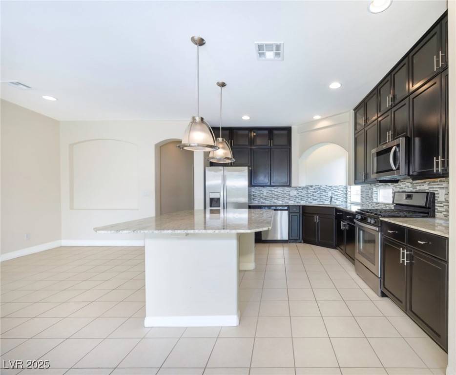 Las Vegas, NV 89139,8276 SORREL ST