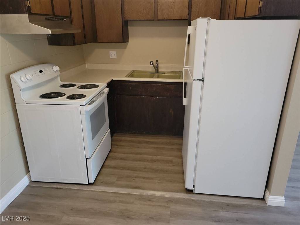Las Vegas, NV 89169,625 S Royal Crest CIR #8