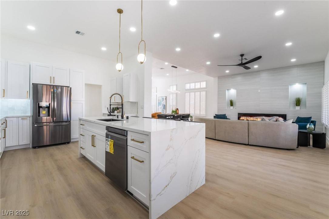 Las Vegas, NV 89134,2528 Sunup DR