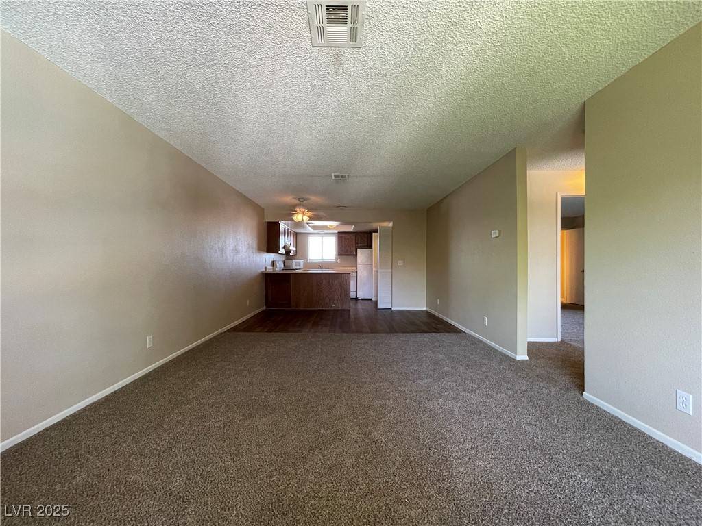 Las Vegas, NV 89119,5215 Caliente ST #24