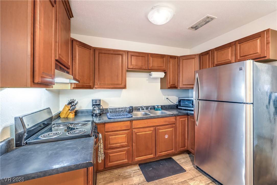 Las Vegas, NV 89119,1553 Dorothy AVE #4