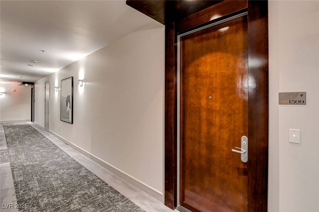 Las Vegas, NV 89103,4525 Dean Martin DR #1509