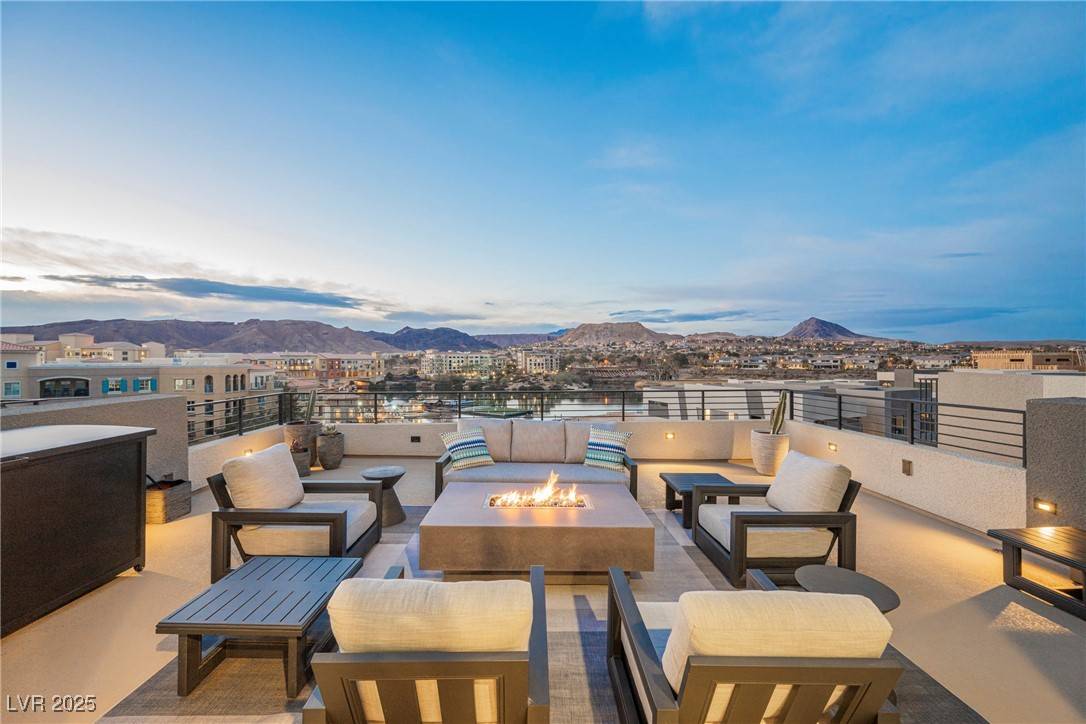 Henderson, NV 89011,38 Promenade Isle LN