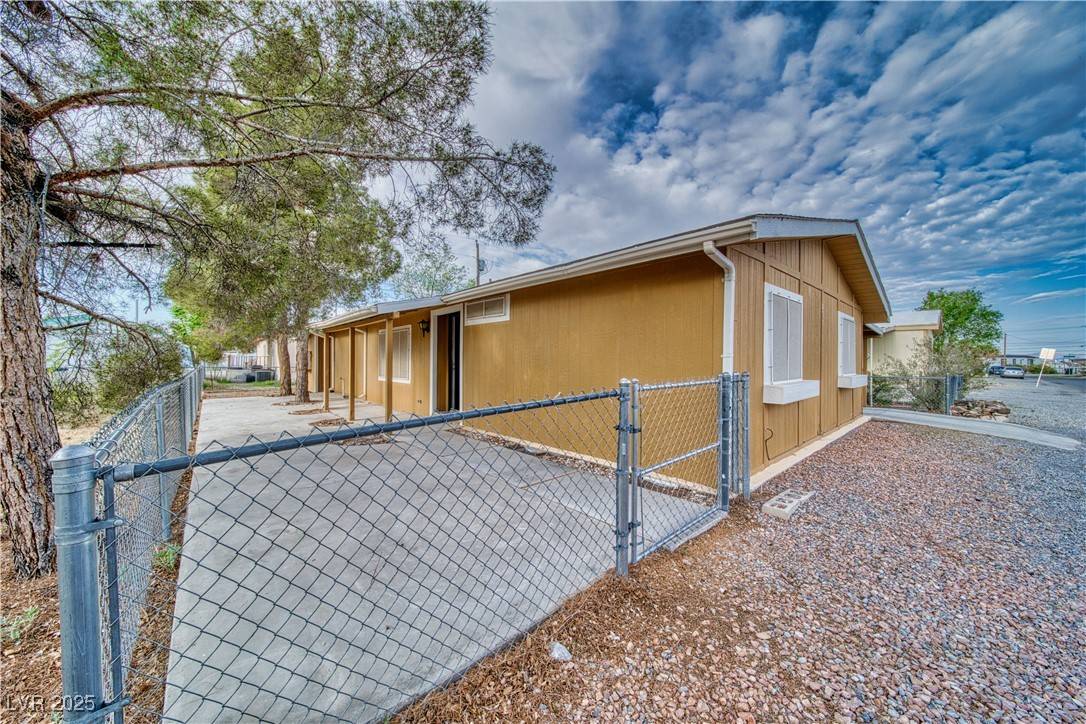 Pahrump, NV 89048,271 W Comstock CIR
