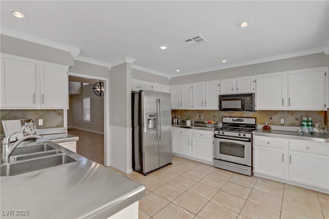 Las Vegas, NV 89128,8313 Sky Canyon CT