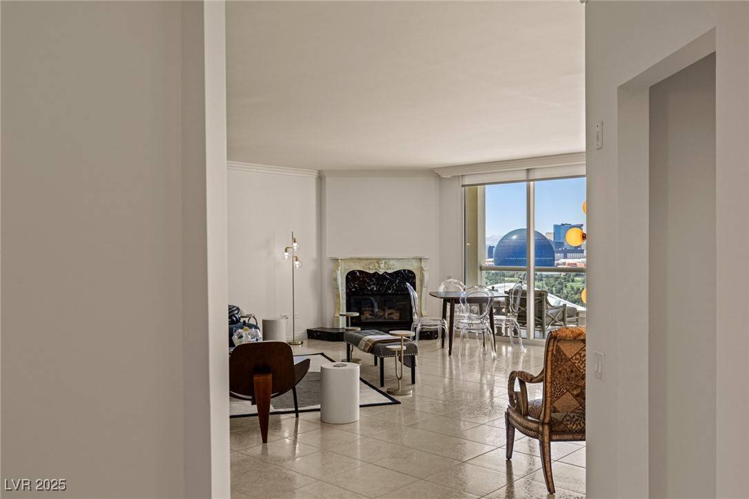 Las Vegas, NV 89109,2877 Paradise RD #2502
