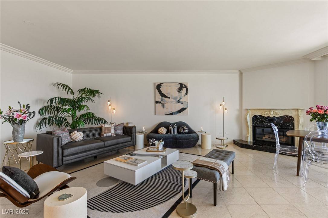 Las Vegas, NV 89109,2877 Paradise RD #2502