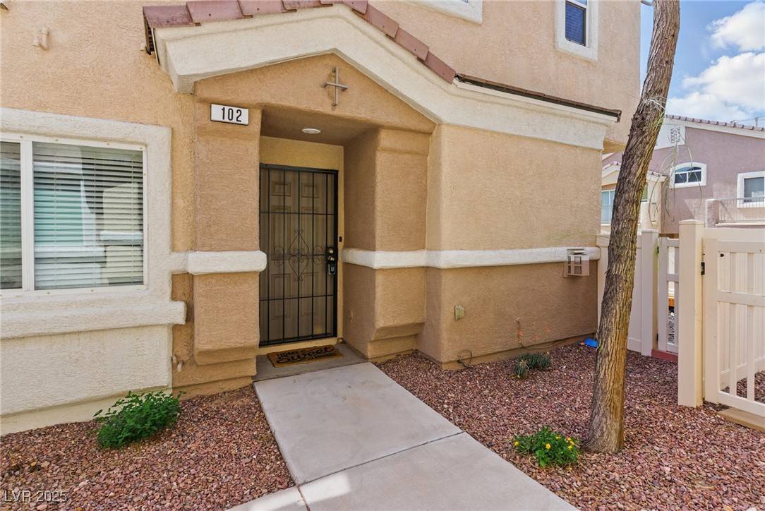 Henderson, NV 89002,1069 Thrill CT #102