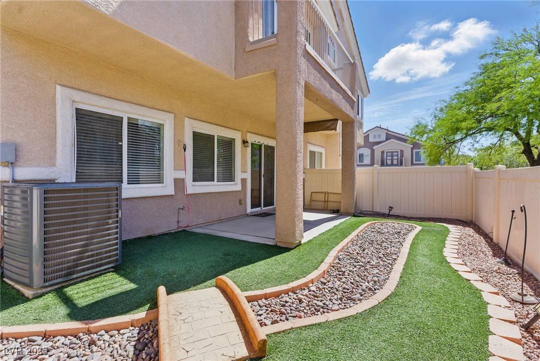 Henderson, NV 89002,1069 Thrill CT #102