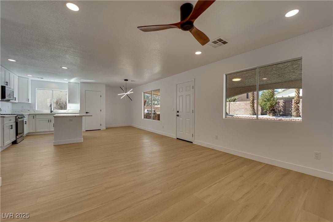 Las Vegas, NV 89156,6078 Stone Hollow AVE