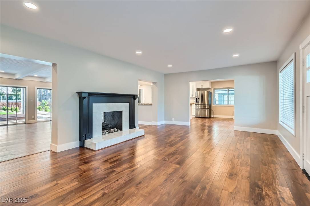 Las Vegas, NV 89107,2500 Palomino LN