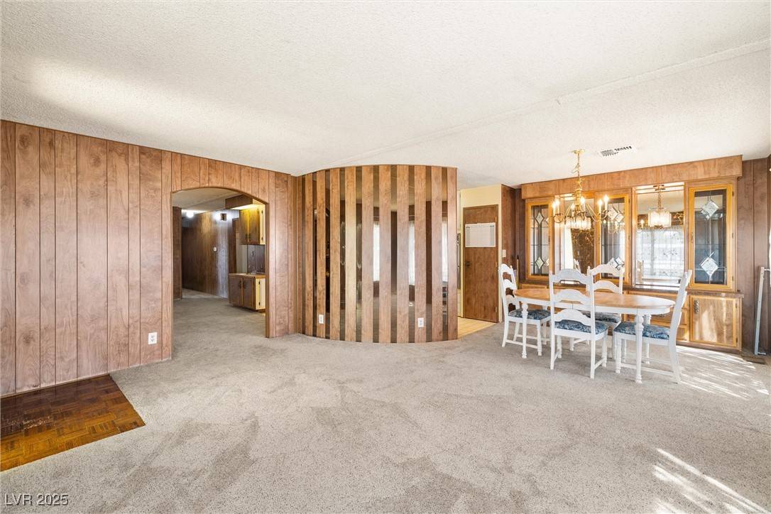 Pahrump, NV 89048,130 Wilderness WAY