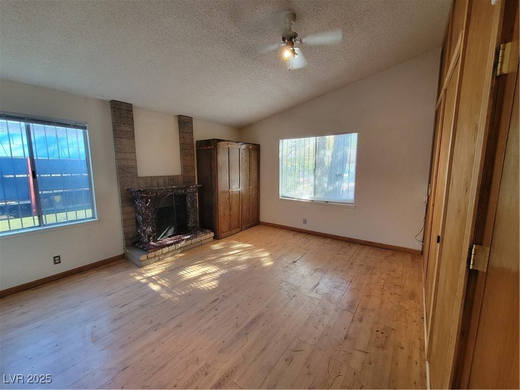 Las Vegas, NV 89121,4723 Desert Vista RD