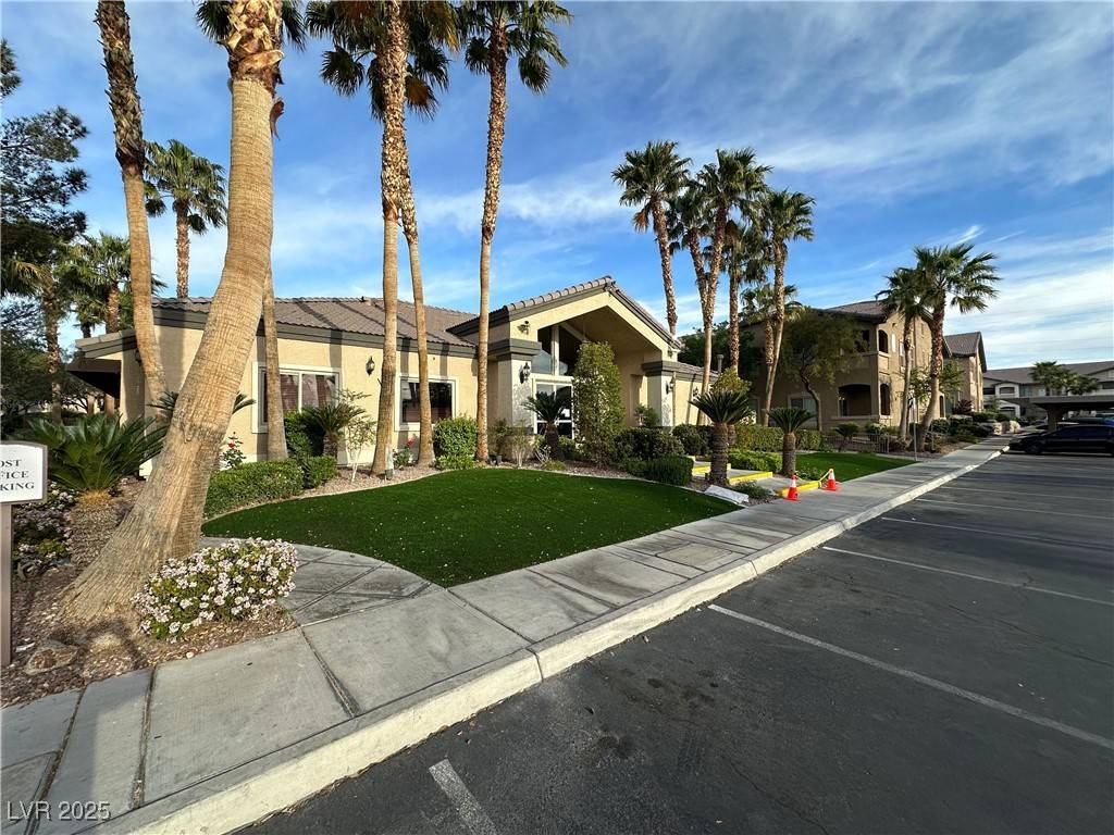 Las Vegas, NV 89113,8985 S Durango DR #1034