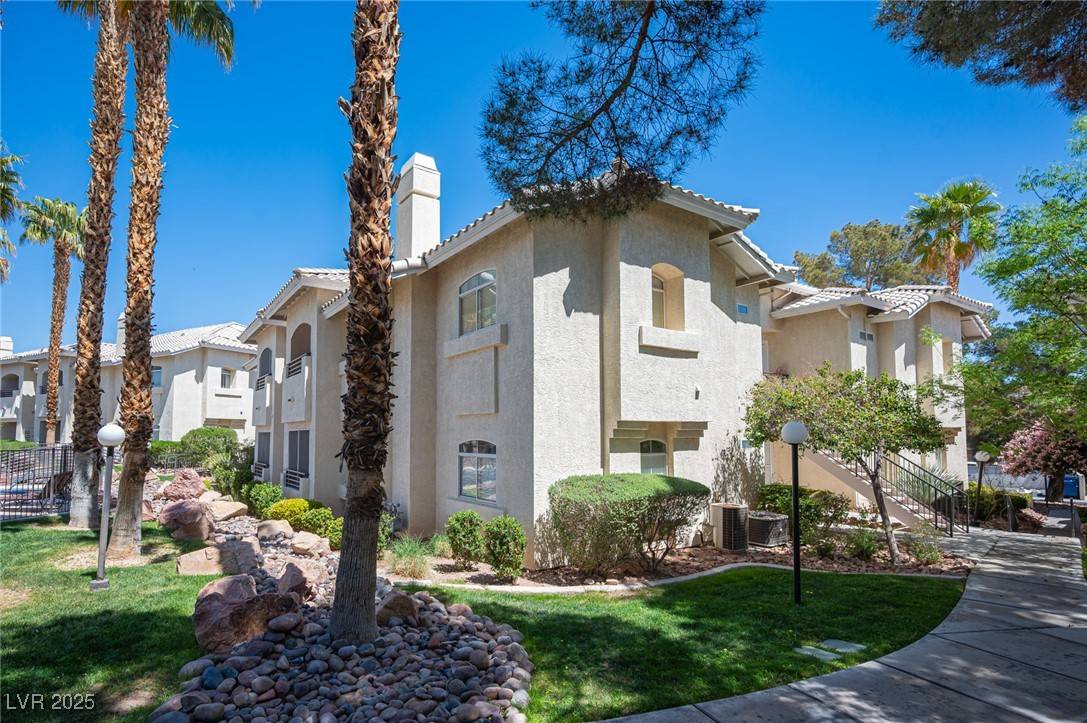 Las Vegas, NV 89117,3320 S Fort Apache RD #224