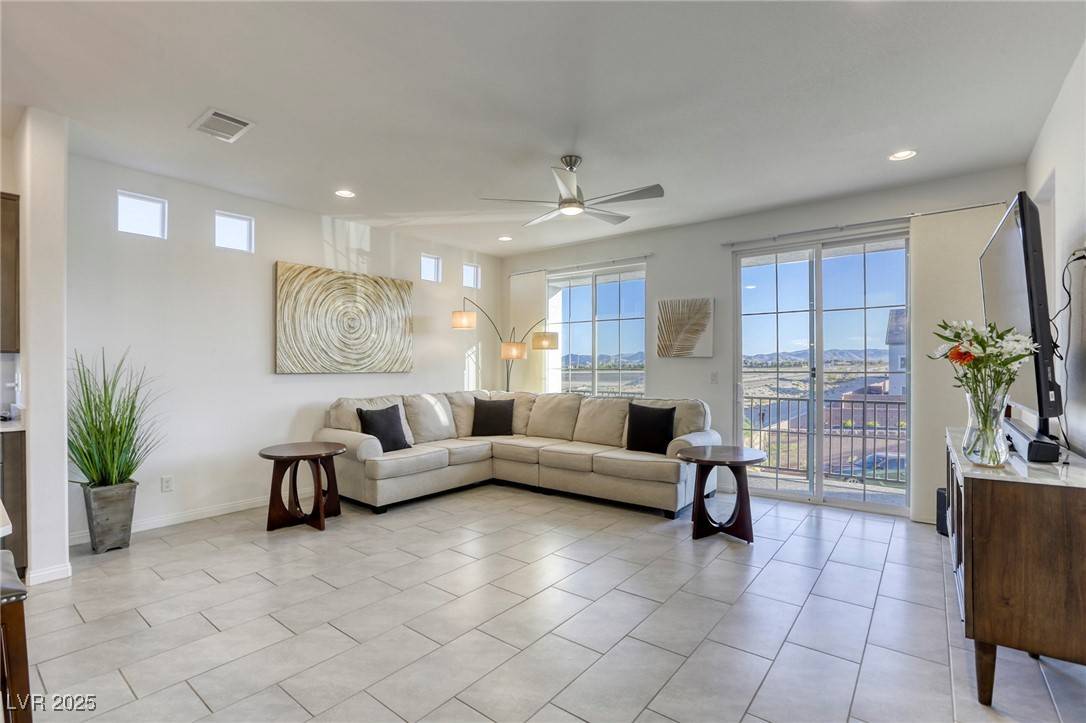 Las Vegas, NV 89139,5368 Knitmore CT