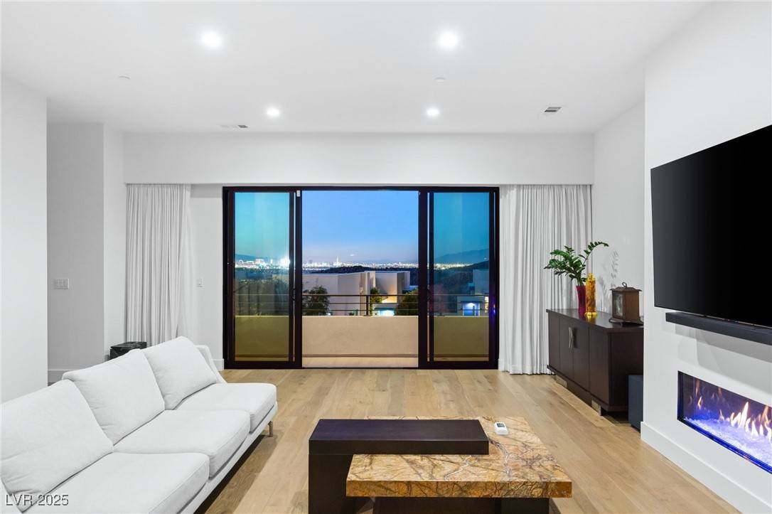 Henderson, NV 89012,394 Solitude Peak LN