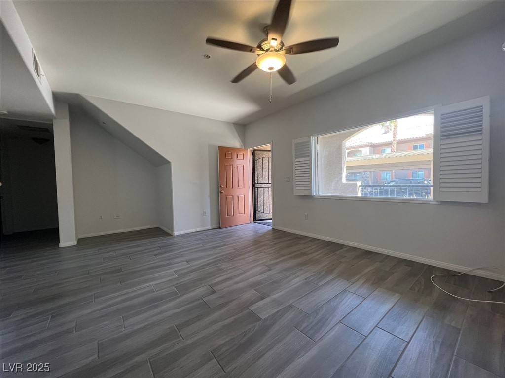 Las Vegas, NV 89113,7701 W Robindale RD #127