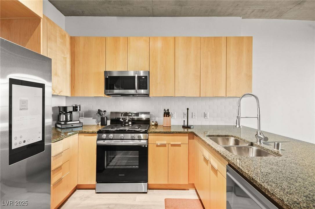 Las Vegas, NV 89101,353 E Bonneville AVE #311