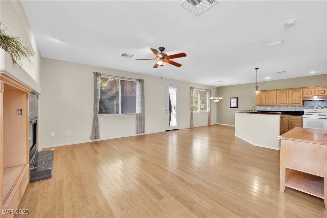 Las Vegas, NV 89148,9261 Bearded Iris AVE