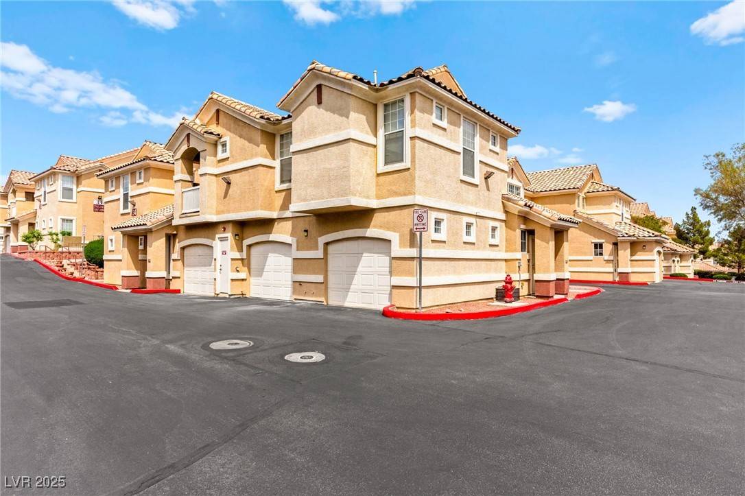 North Las Vegas, NV 89031,5855 Valley DR #1101