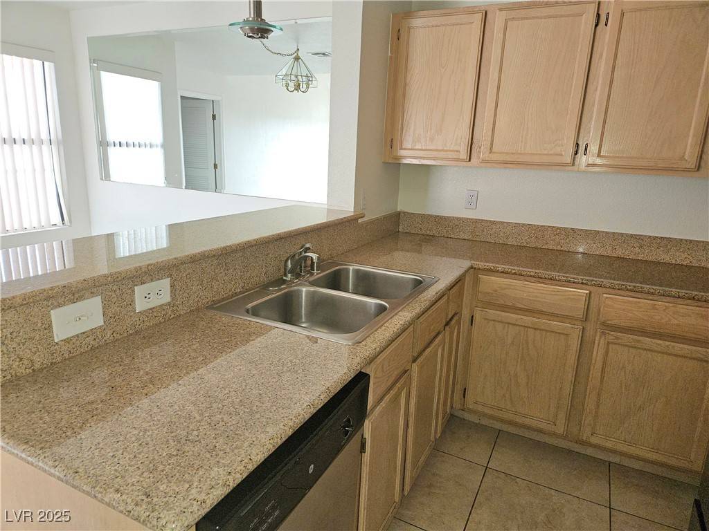 Las Vegas, NV 89145,8452 Boseck DR #216