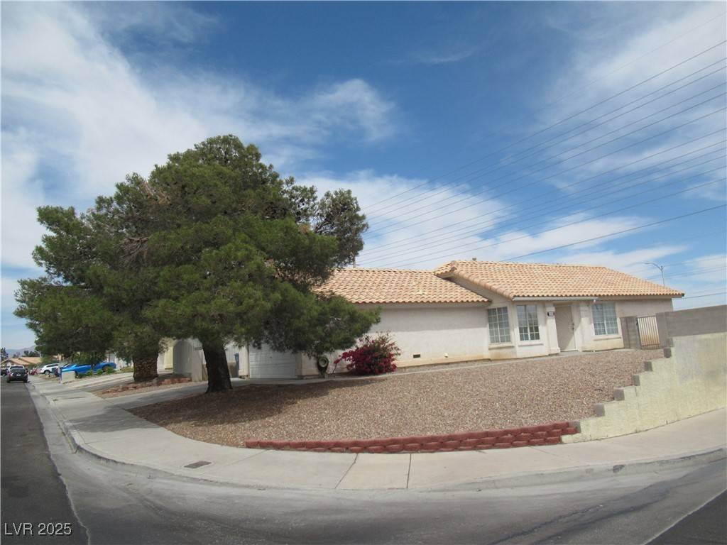 Las Vegas, NV 89107,600 Sarajane LN