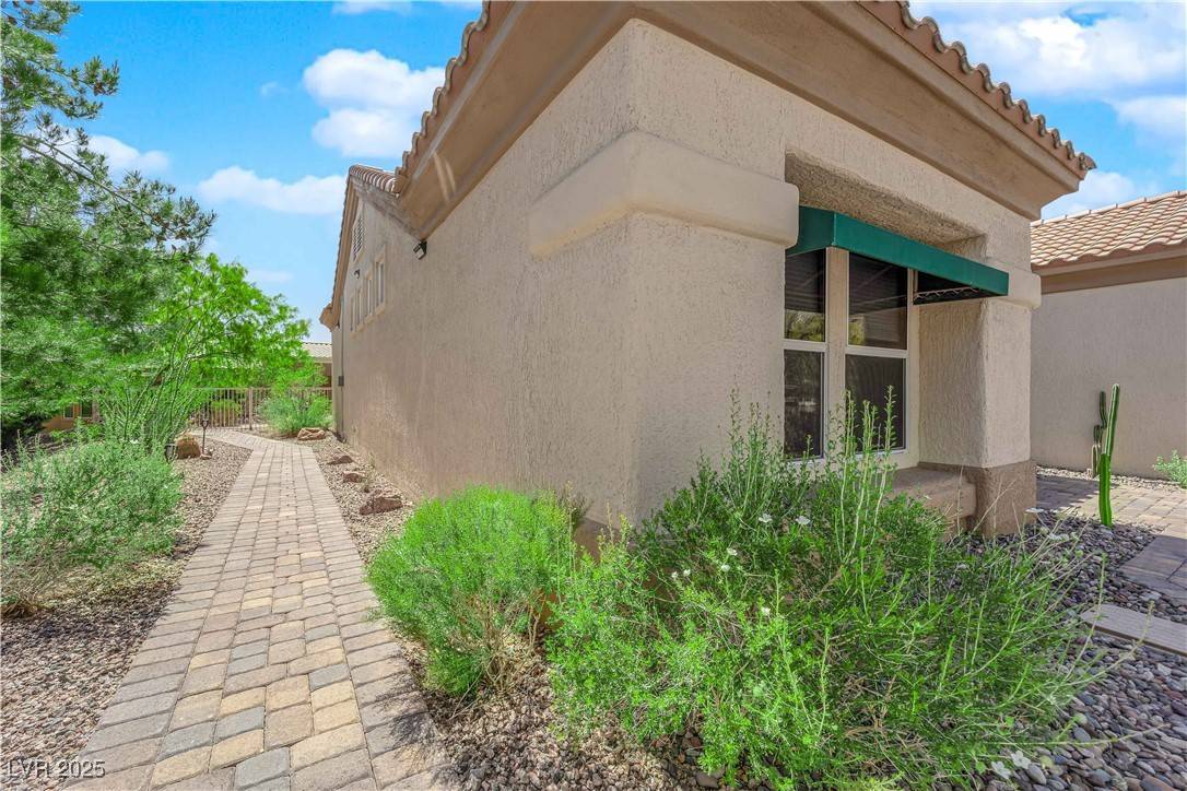 Las Vegas, NV 89134,2232 Beacon Ridge DR