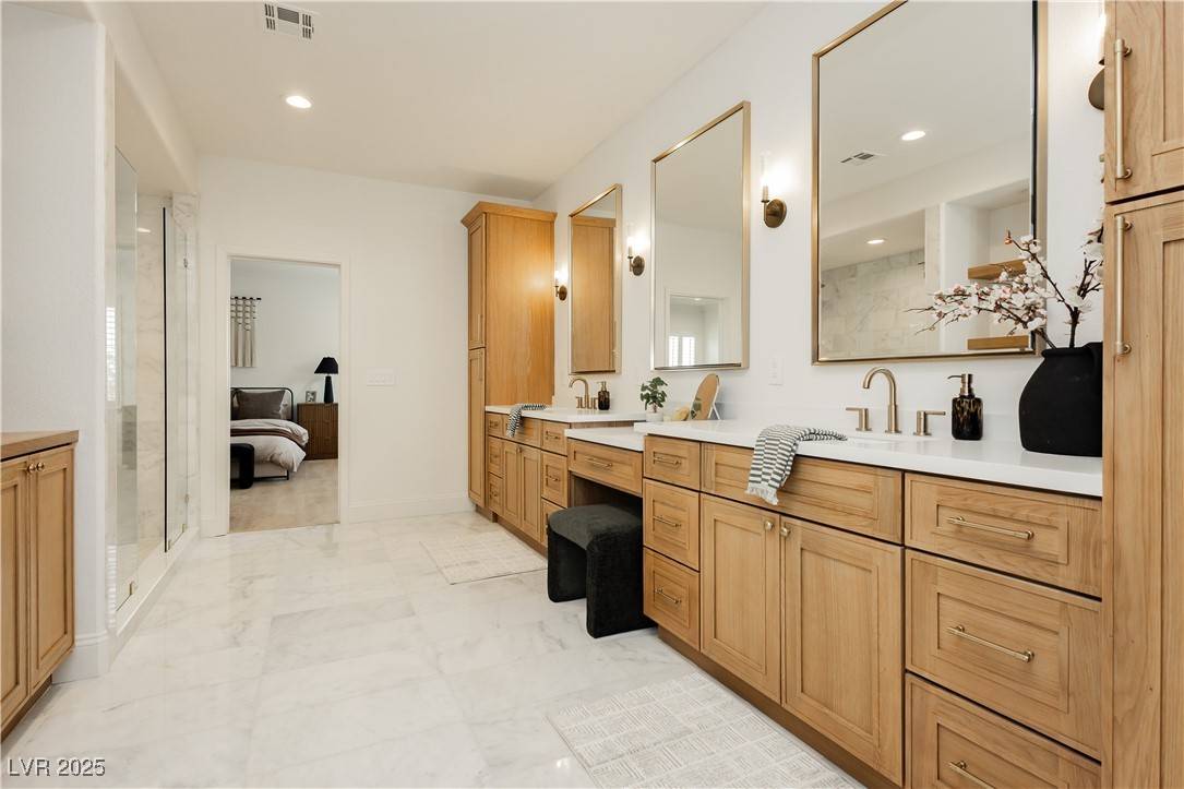 Las Vegas, NV 89183,10726 Hawes End CT
