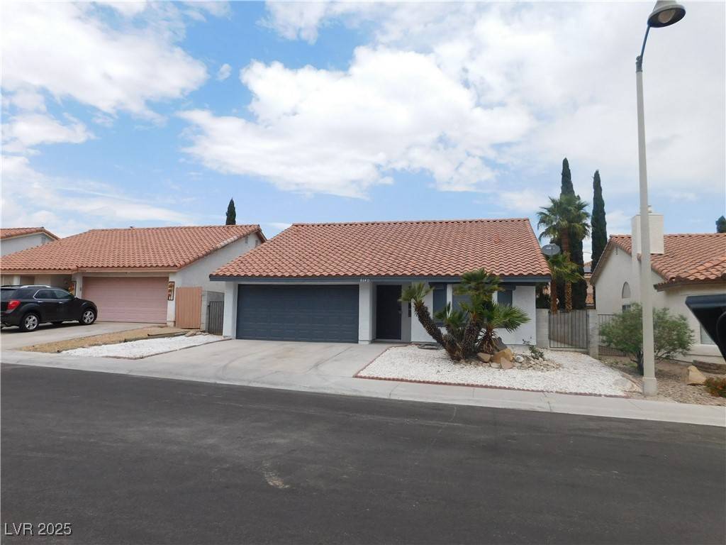 Las Vegas, NV 89117,8640 Portofino CT