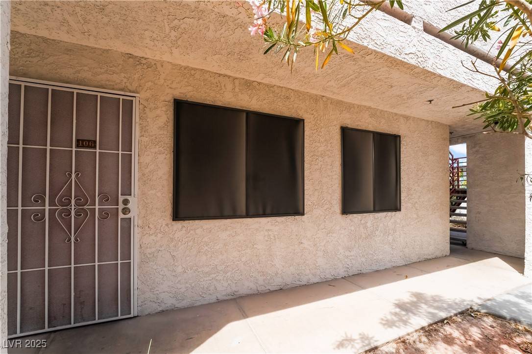 Las Vegas, NV 89119,1361 E University AVE #106