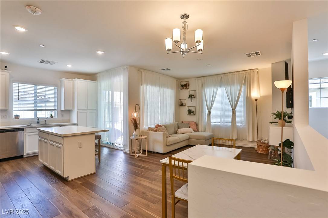 Las Vegas, NV 89183,25 Barbara LN #42