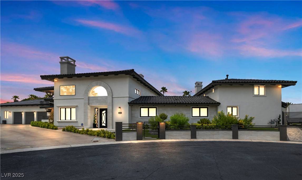 Las Vegas, NV 89117,2715 Twin Palms CIR
