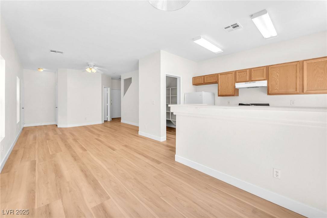 Henderson, NV 89002,2563 Land Rush DR