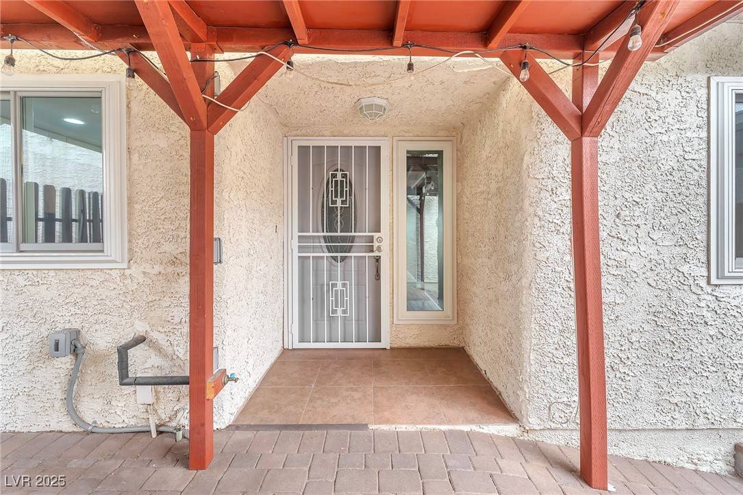 Henderson, NV 89015,579 Rene LN