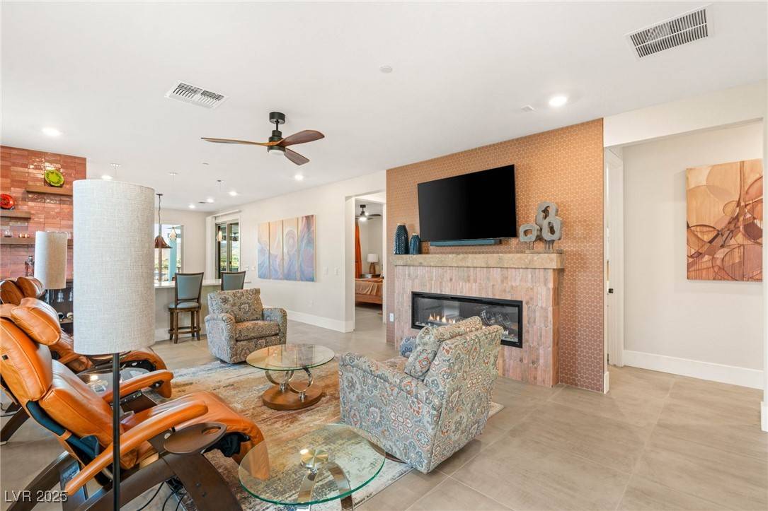 Henderson, NV 89011,46 Lake Bluff CT