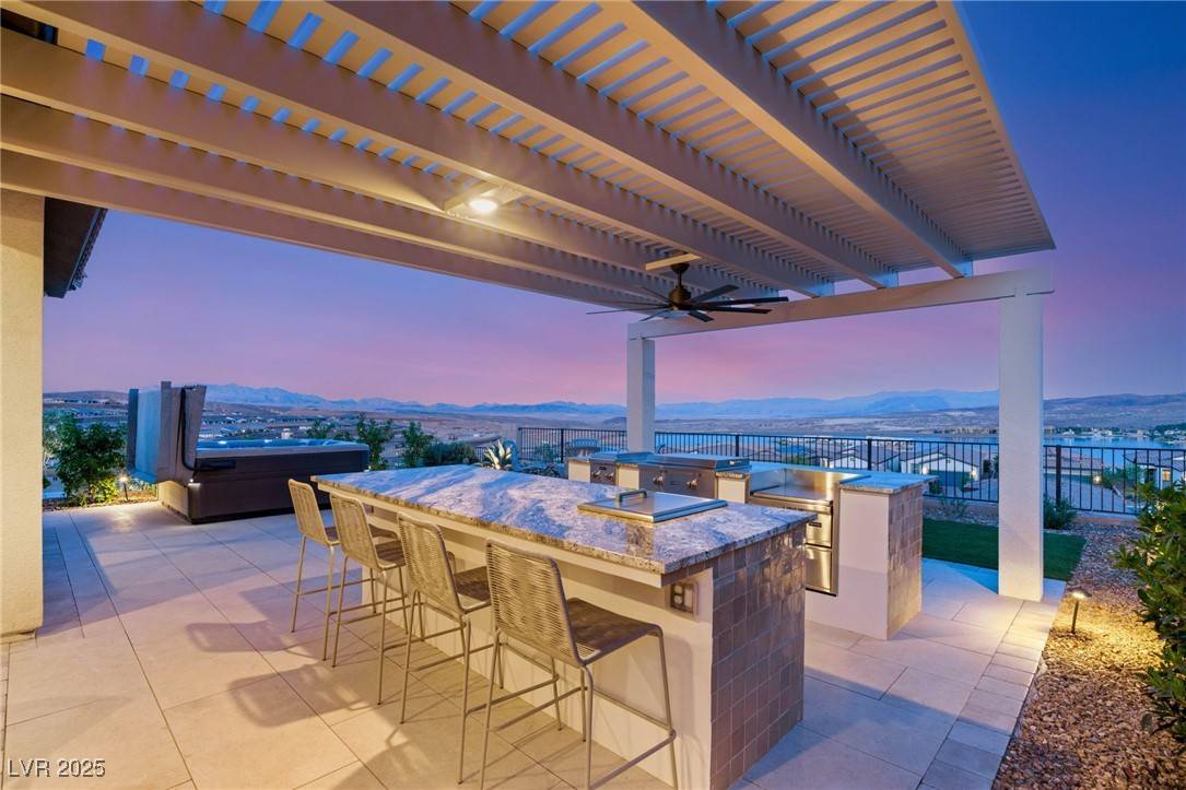 Henderson, NV 89011,46 Lake Bluff CT
