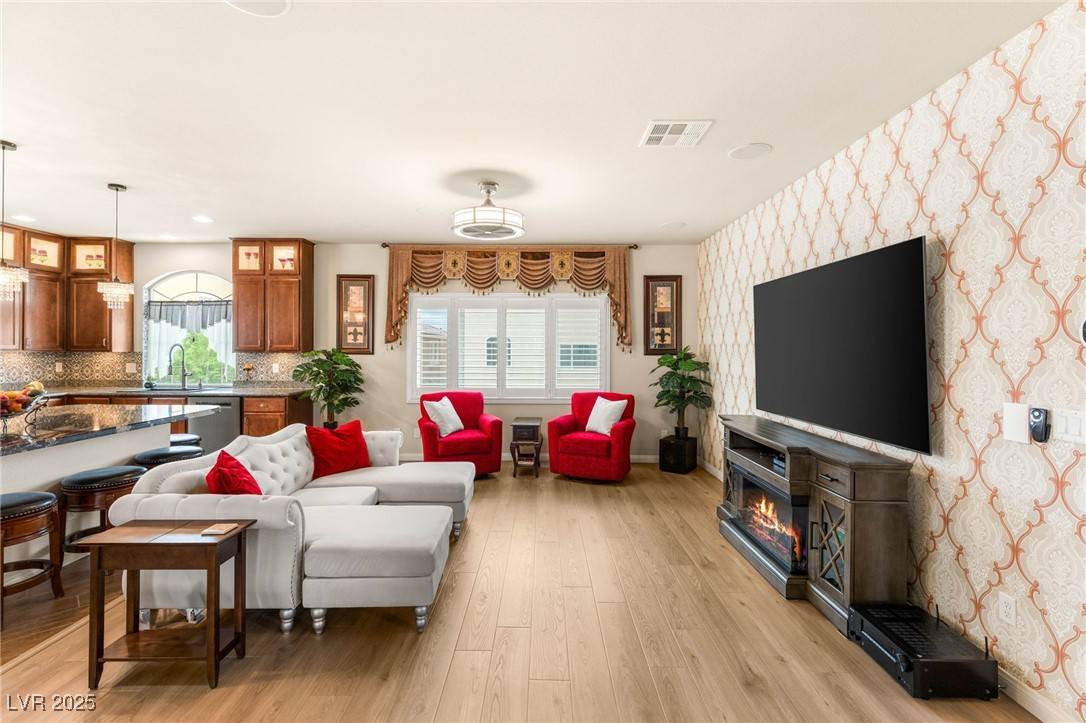Las Vegas, NV 89139,6595 Creekside Cellars CT
