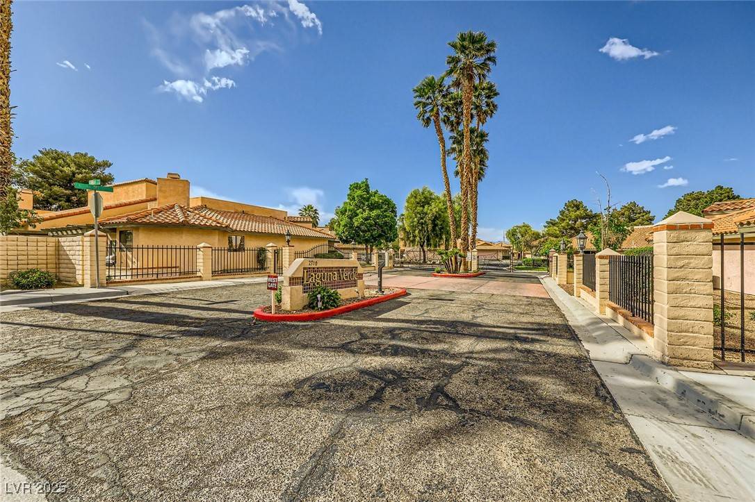 Las Vegas, NV 89121,3637 Laguna Del Sol DR